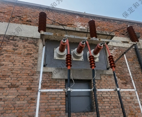 40.5kV復(fù)合穿墻套管（附帶CT)在現(xiàn)場運(yùn)行